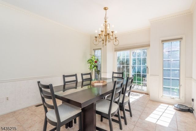 10 Ebersbach Ln, Roseland Boro, NJ 07068