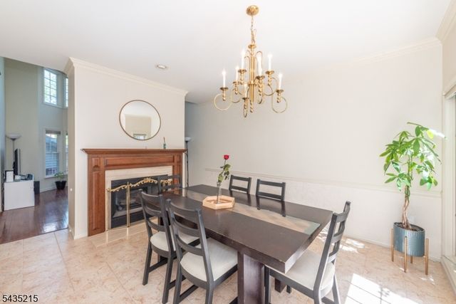 10 Ebersbach Ln, Roseland Boro, NJ 07068