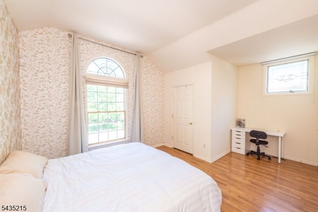 10 Ebersbach Ln, Roseland Boro, NJ 07068