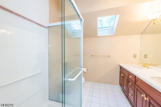 10 Ebersbach Ln, Roseland Boro, NJ 07068