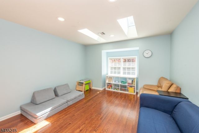 10 Ebersbach Ln, Roseland Boro, NJ 07068