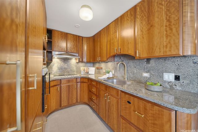 2979 Kalakaua Avenue 804, Honolulu, HI 96815
