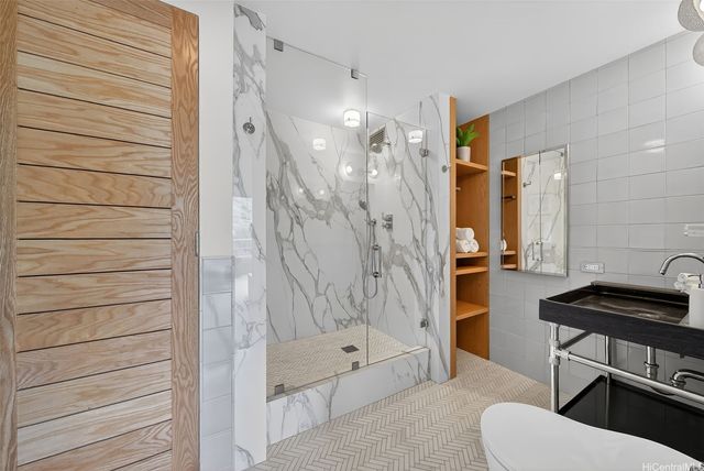 2979 Kalakaua Avenue 804, Honolulu, HI 96815