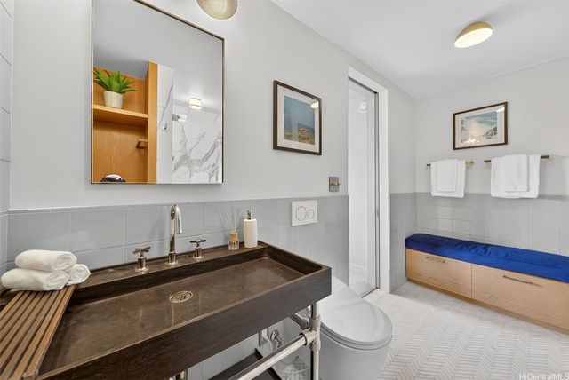 2979 Kalakaua Avenue 804, Honolulu, HI 96815