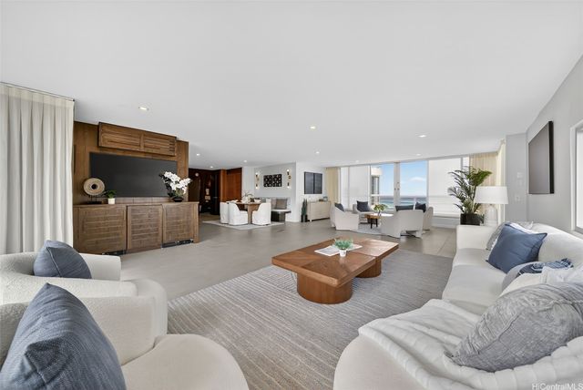 2979 Kalakaua Avenue 804, Honolulu, HI 96815
