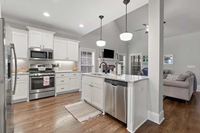 409 Riverstone Pl, Mount Juliet, TN 37122