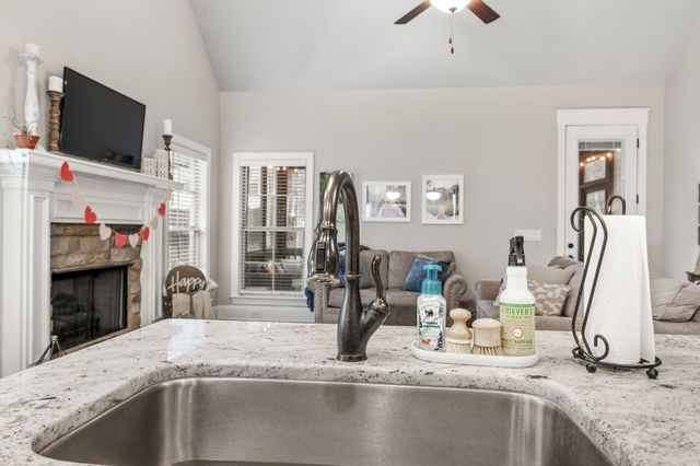 409 Riverstone Pl, Mount Juliet, TN 37122