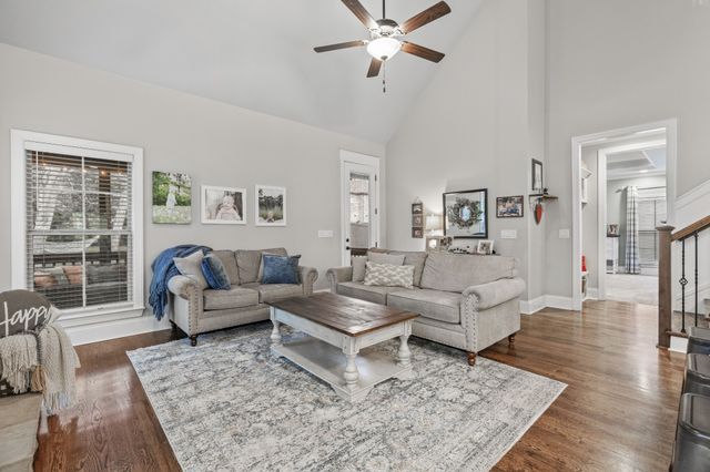 409 Riverstone Pl, Mount Juliet, TN 37122