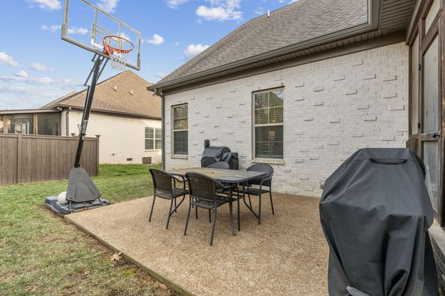 409 Riverstone Pl, Mount Juliet, TN 37122