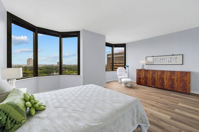 5555 Del Monte Drive 1104, Houston, TX 77056