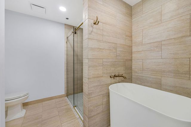 5555 Del Monte Drive 1104, Houston, TX 77056
