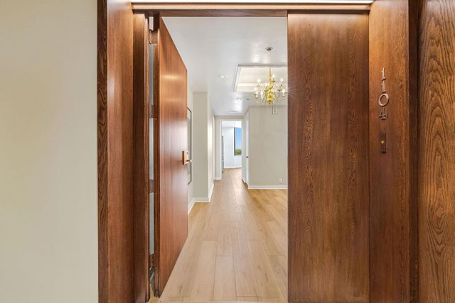 5555 Del Monte Drive 1104, Houston, TX 77056