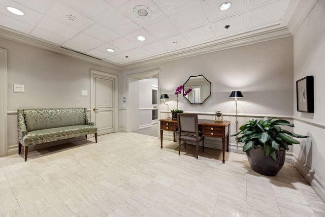 5555 Del Monte Drive 1104, Houston, TX 77056