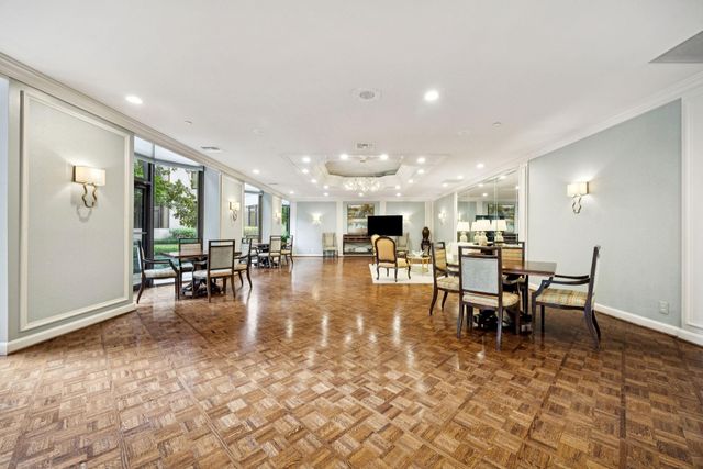 5555 Del Monte Drive 1104, Houston, TX 77056