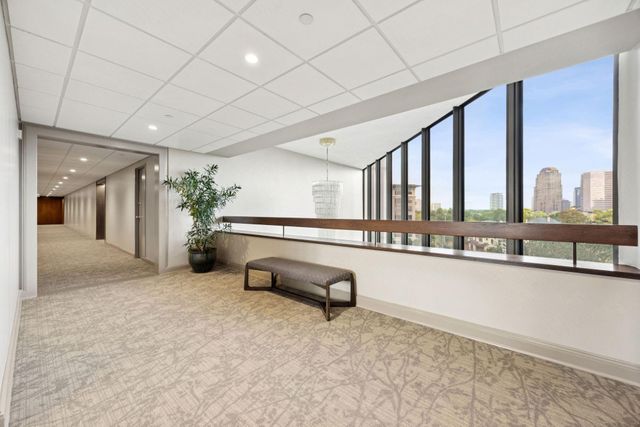 5555 Del Monte Drive 1104, Houston, TX 77056
