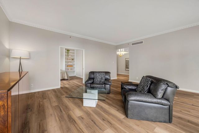 5555 Del Monte Drive 1104, Houston, TX 77056
