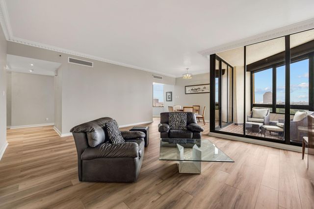 5555 Del Monte Drive 1104, Houston, TX 77056