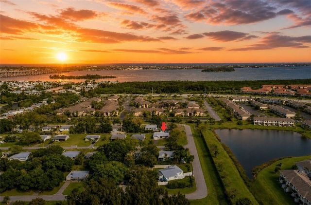 1310 4th Avenue, Vero Beach, FL 32960
