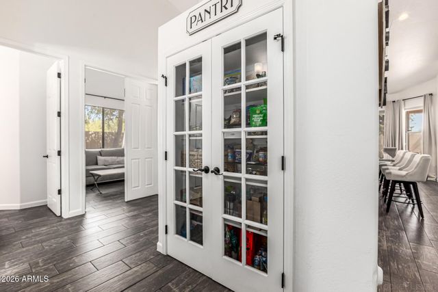 1581 S KAREN Drive, Chandler, AZ 85286