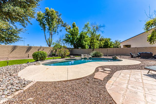 1581 S KAREN Drive, Chandler, AZ 85286