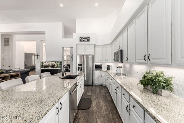 1581 S KAREN Drive, Chandler, AZ 85286