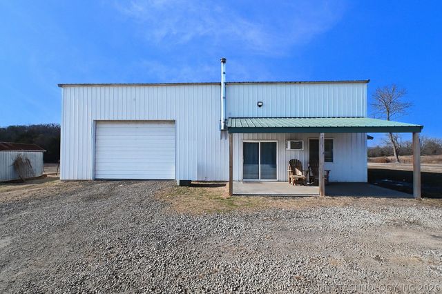 7075 E 303 Road, Porum, OK 74455