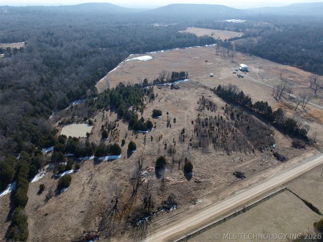 7075 E 303 Road, Porum, OK 74455