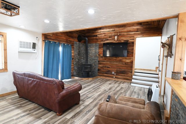 7075 E 303 Road, Porum, OK 74455