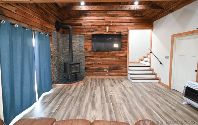 7075 E 303 Road, Porum, OK 74455