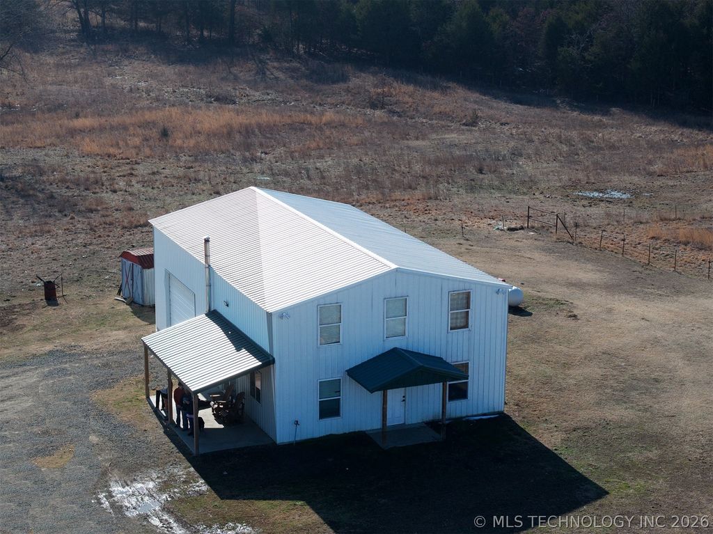7075 E 303 Road, Porum, OK 74455