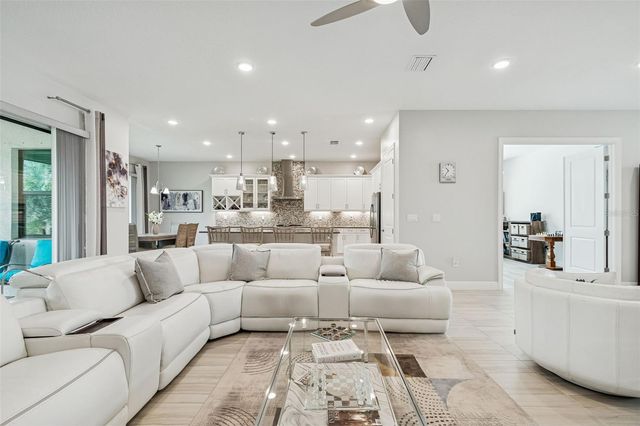 4952 SURFSIDE CIRCLE, Bradenton, FL 34211
