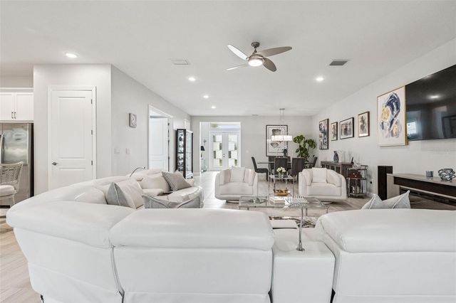 4952 SURFSIDE CIRCLE, Bradenton, FL 34211