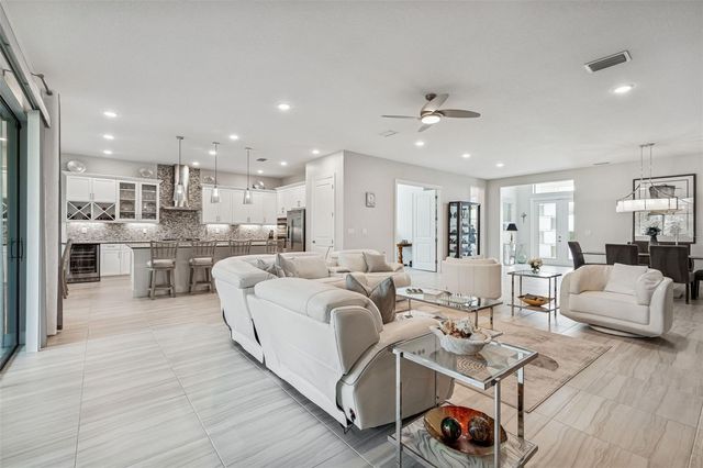 4952 SURFSIDE CIRCLE, Bradenton, FL 34211