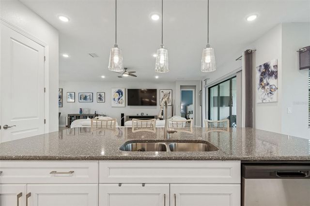 4952 SURFSIDE CIRCLE, Bradenton, FL 34211