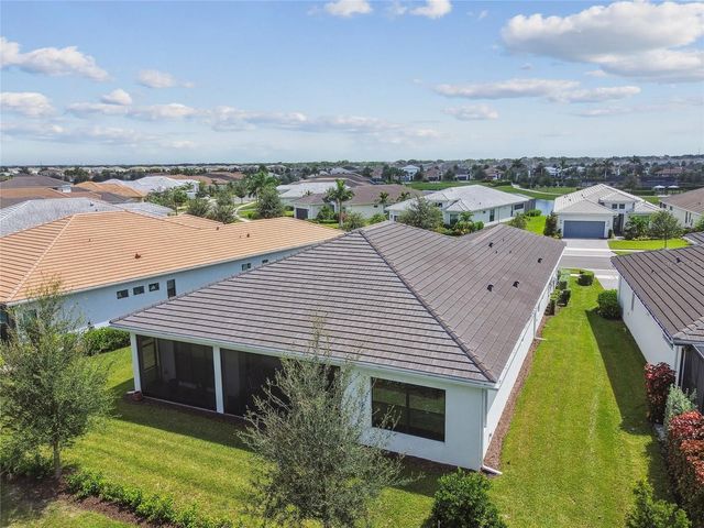 4952 SURFSIDE CIRCLE, Bradenton, FL 34211