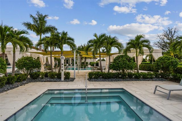 4952 SURFSIDE CIRCLE, Bradenton, FL 34211
