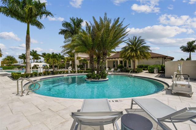 4952 SURFSIDE CIRCLE, Bradenton, FL 34211