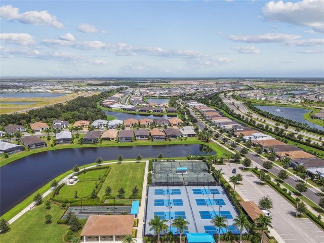 4952 SURFSIDE CIRCLE, Bradenton, FL 34211