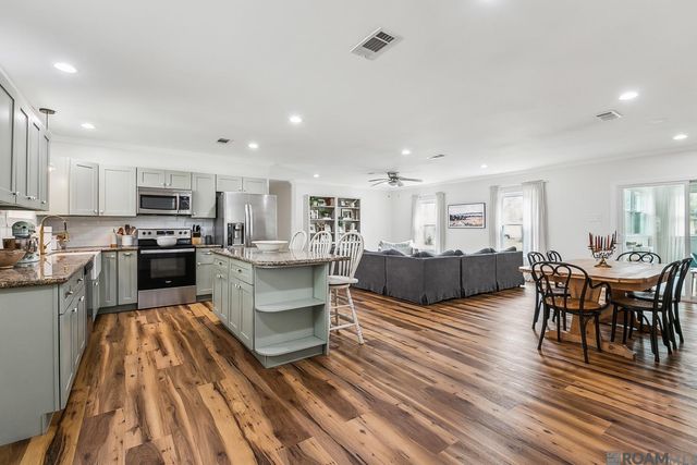 9152 Woodbine St, Baton Rouge, LA 70815