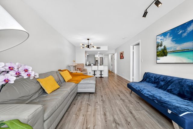 3223 Riverside Drive C-406, Coral Springs, FL 33065