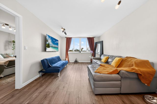 3223 Riverside Drive C-406, Coral Springs, FL 33065