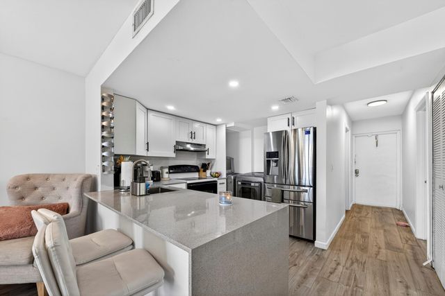 3223 Riverside Drive C-406, Coral Springs, FL 33065