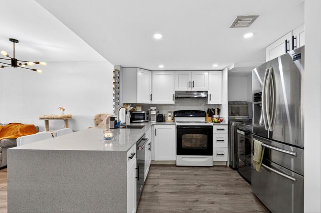 3223 Riverside Drive C-406, Coral Springs, FL 33065