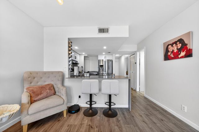 3223 Riverside Drive C-406, Coral Springs, FL 33065