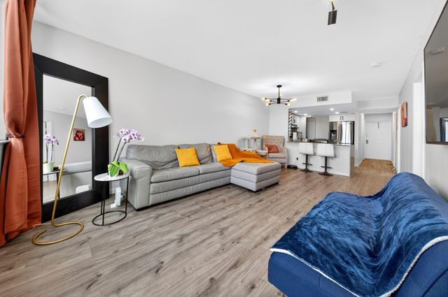 3223 Riverside Drive C-406, Coral Springs, FL 33065