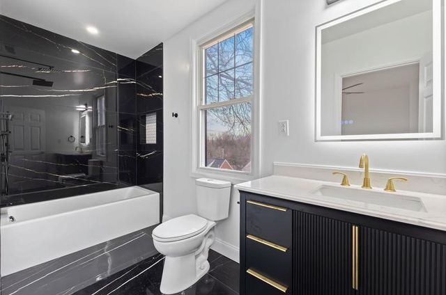 2016 32ND ST SE, Washington, DC 20020
