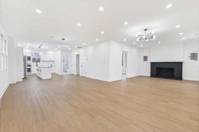 2016 32ND ST SE, Washington, DC 20020
