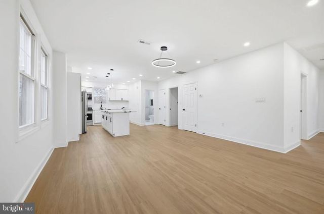 2016 32ND ST SE, Washington, DC 20020