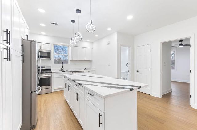 2016 32ND ST SE, Washington, DC 20020