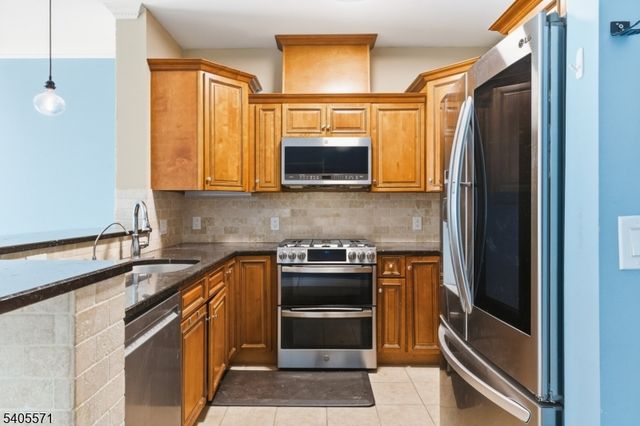 21 Freeman St A2, Newark City, NJ 07105